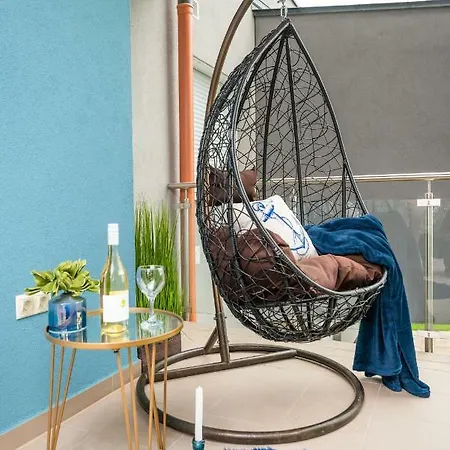 Admiral Blue Apartman - Hostaid * Siófok